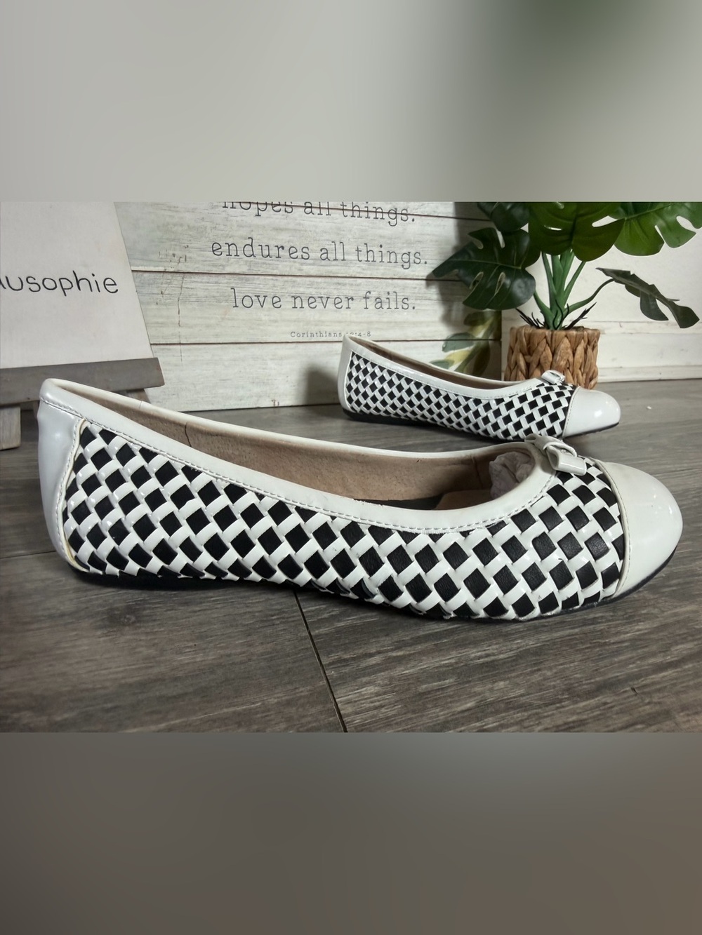 SoftWalk Naperville White and Black Woven Patent Cap-Toe Ballet Flats. Size 6